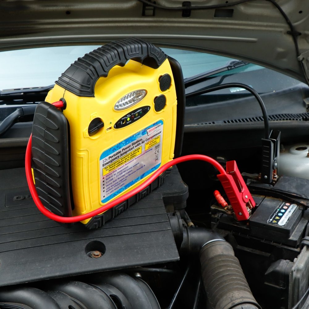 15Ah 12V Portable Power Station & Emergency Jumpstart With 260PSI
